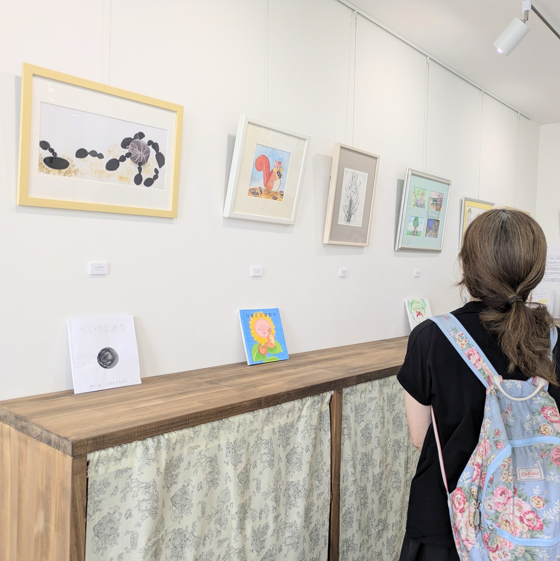 「えほん花芽展」二日目の様子